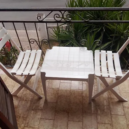 Homestay Smeralda Family Room's Olbia