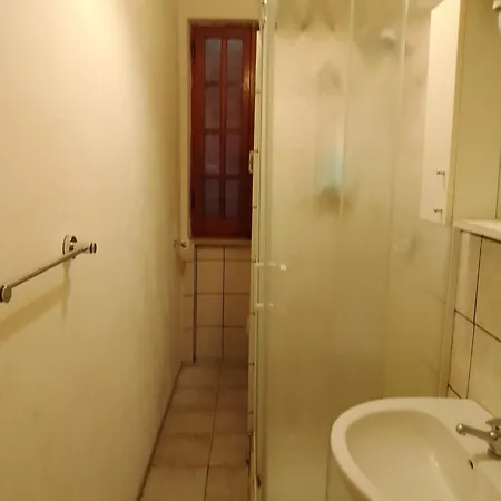 Проживание в семье Smeralda Family Room's