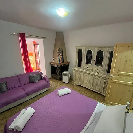 Smeralda Family Room's Проживание в семье *