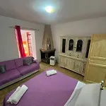 Smeralda Family Room's Проживание в семье *