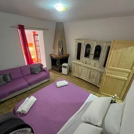 Smeralda Family Room's *