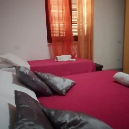 Проживание в семье Smeralda Family Room's *