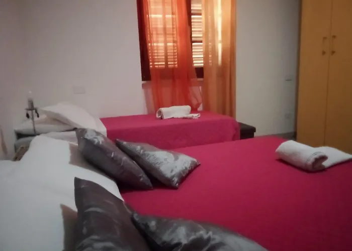 Homestay Smeralda Family Room's *